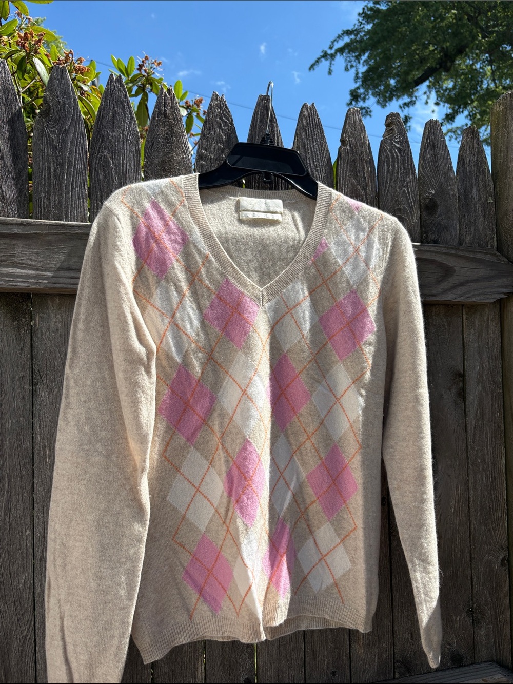 Geneva small 100% cashmere sweater!!
